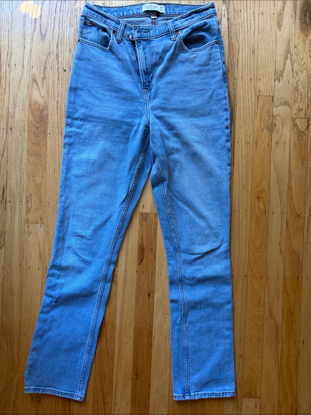 Abercrombie & Fitch 90’s Slim Straight Ultra High Rise